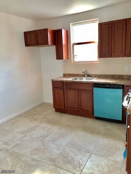 Foto del edificio - 225 Chadwick Ave
