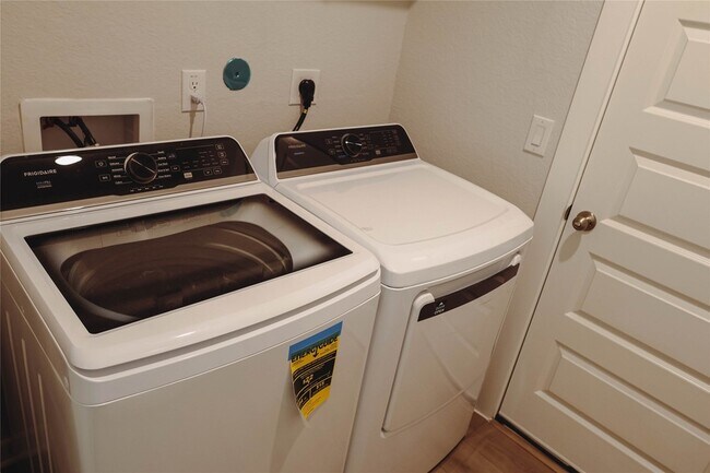 Foto del edificio - 8534 Blueberry Ash St