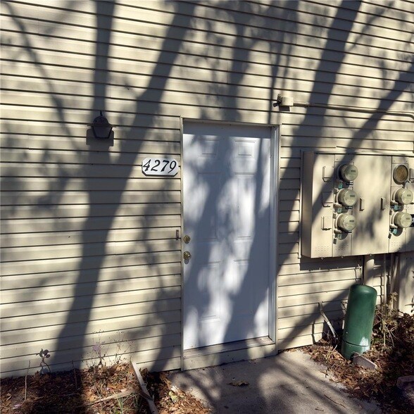 Foto del edificio - 4279 Pinebark Ave