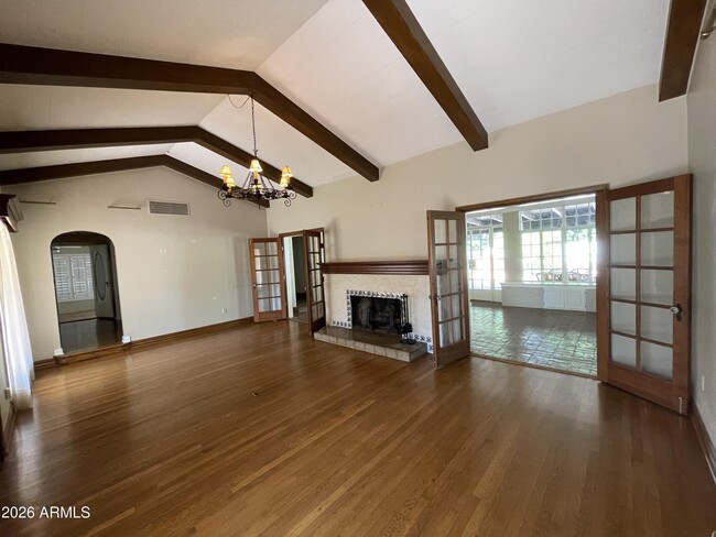 Building Photo - 2021 N Alvarado Rd