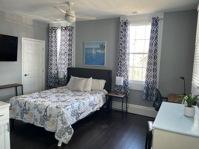 From entrance - 31 Nassau St