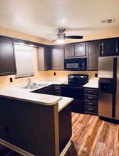 Building Photo - 2181 Bay Club Dr