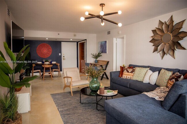 Foto del edificio - 5225 Collins Ave