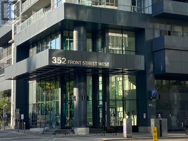 Photo du bâtiment - 352-1352 Front St W