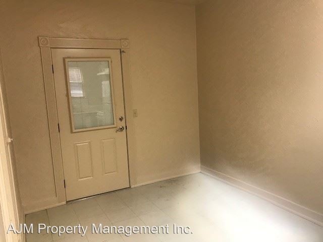 Building Photo - 371 5th St