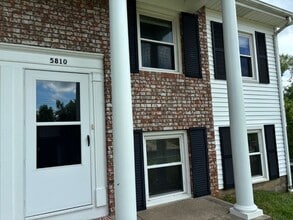 Building Photo - 5806-5810 W Fairview Rd