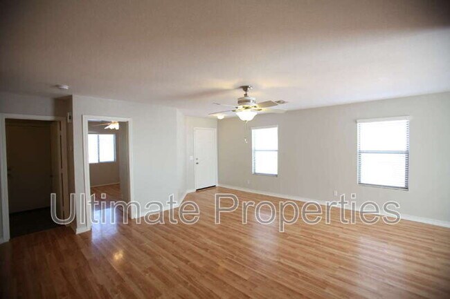 Foto del edificio - 15761 N 138th Ave