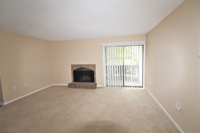 Building Photo - 1 Bedroom Condo in South Park