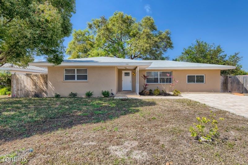 3 br, 2 bath House 1660 San Helen Drive House Rental in Dunedin