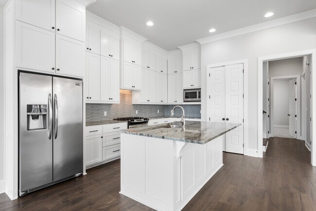 Foto del edificio - 2048 Perennial Ln