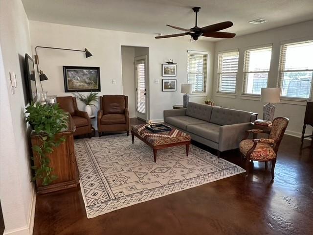 Building Photo - 205 Sycamore St