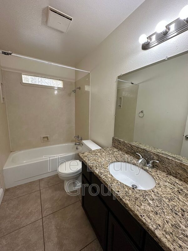 Building Photo - 2134 N Elm St