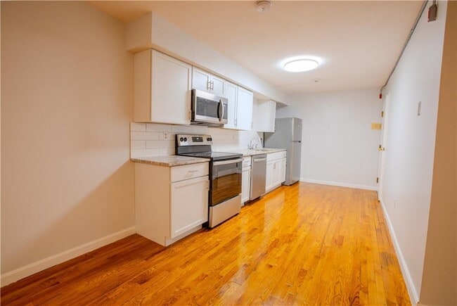 Foto del edificio - 420 Woodward Rd