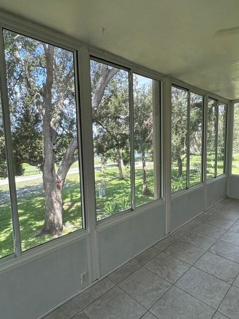 Foto del edificio - 12 Country Club Dr
