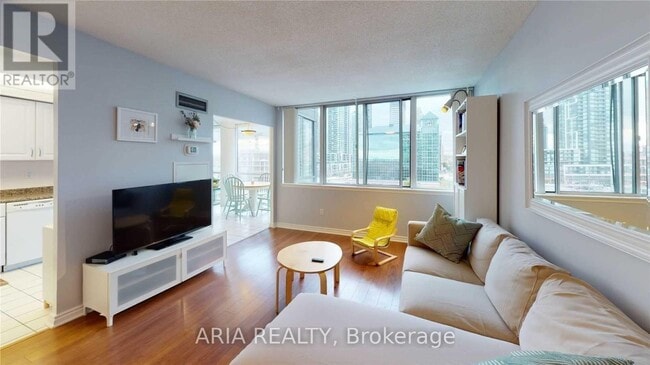 Building Photo - 350 Webb Dr