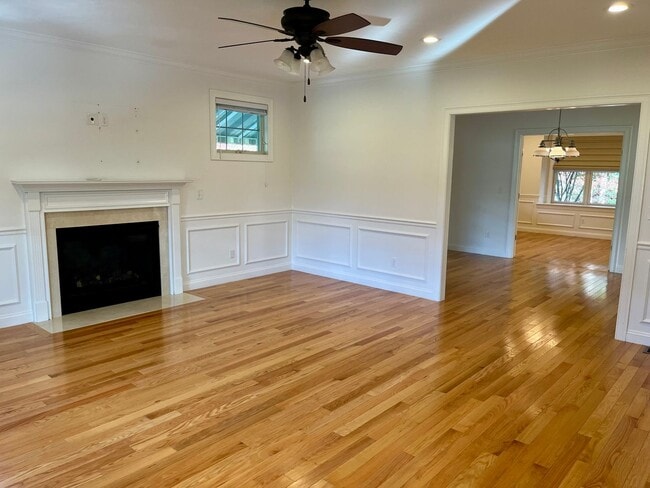 Photo - Lawton Lane Management Apartment