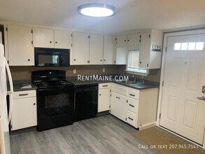 Building Photo - 11 Stillwater Ave