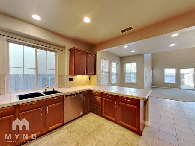 Building Photo - 3532 Silverwood Rd