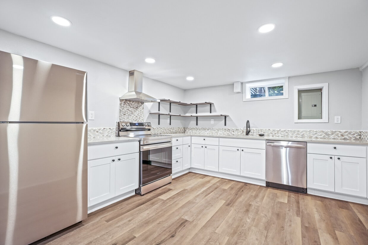 Primary Photo - 3431 SE 38th Ave
