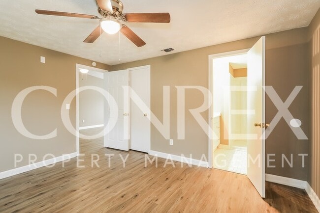Building Photo - Charming Four Bedroom with Modern Upgrades