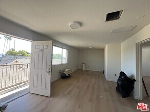 Building Photo - 436 N Harvard Blvd