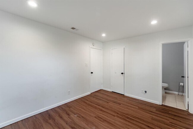Foto del edificio - 304 E Stone Rd