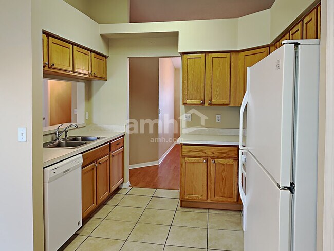 Building Photo - 12131 Woodglen Circle