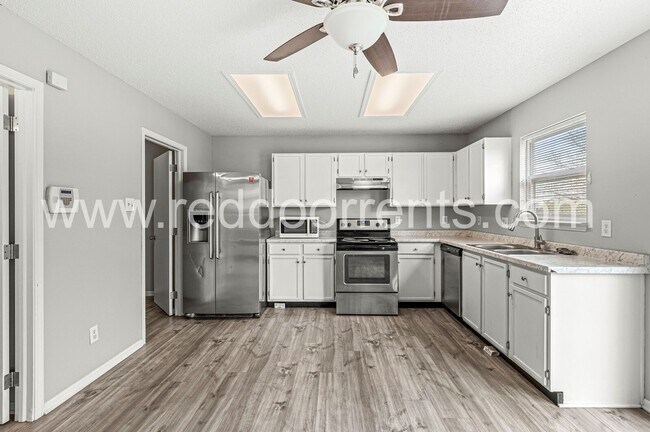 Foto del edificio - Charming 3-Bedroom Home in Franklin Gardens