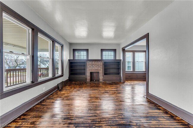 Building Photo - 8301 Bancroft Ave