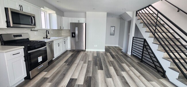 Foto del edificio - 2408 Hauser Blvd