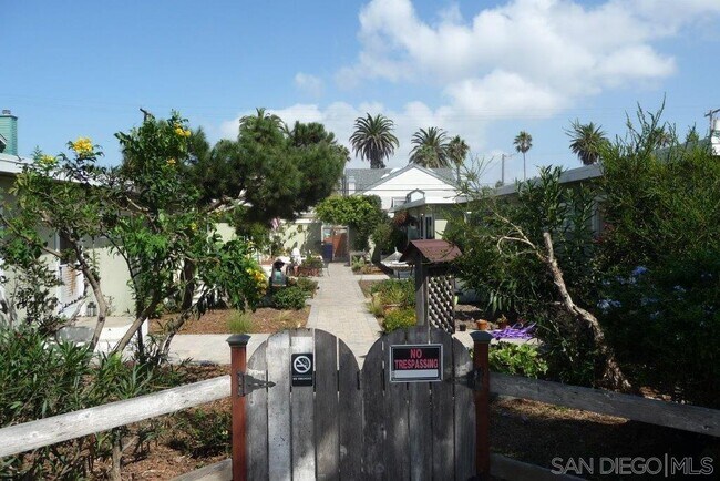 Foto del edificio - 5038 Narragansett Ave