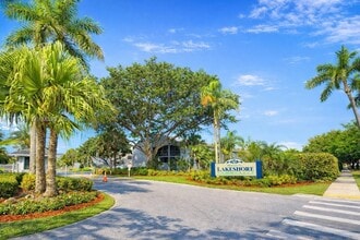 Building Photo - 905 N Franklin Ave