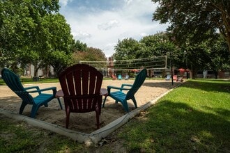 Building Photo - 1400 Clarewood Dr