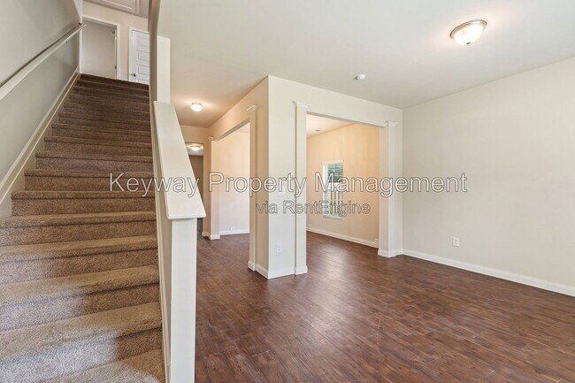 Building Photo - 910 Clover Ct