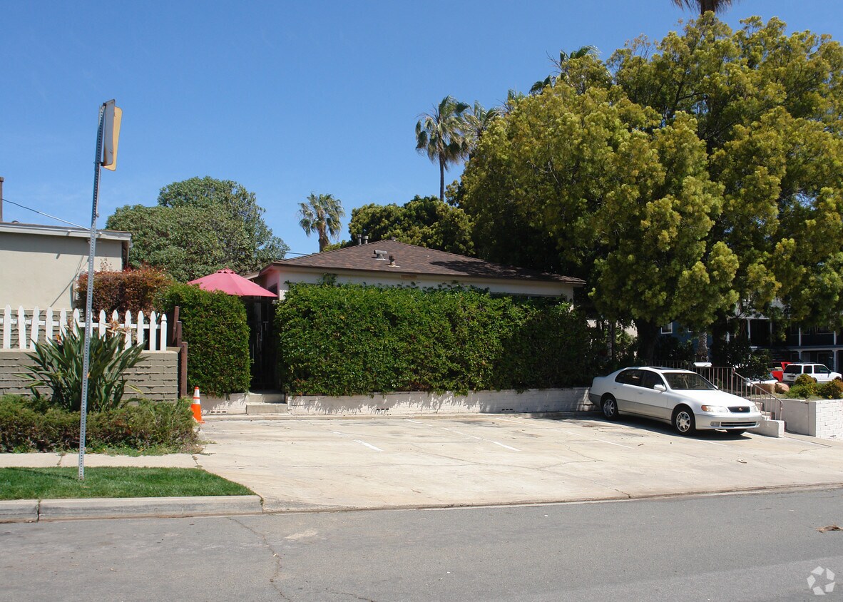 Building Photo - 4220 Noyes St