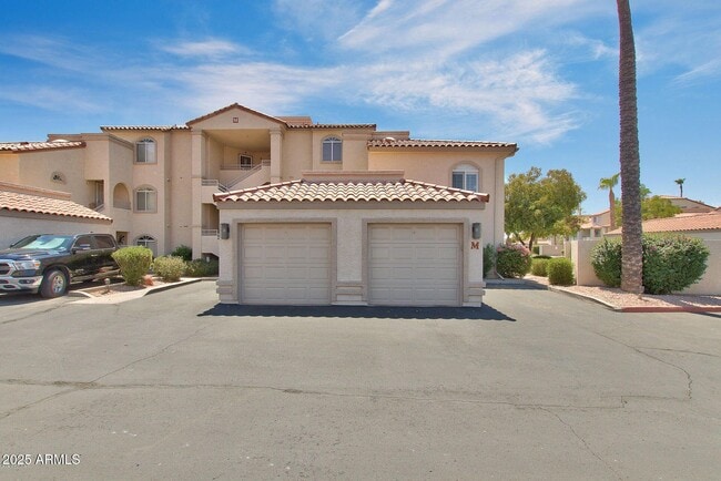 Building Photo - 10080 E Mountainview Lake Dr