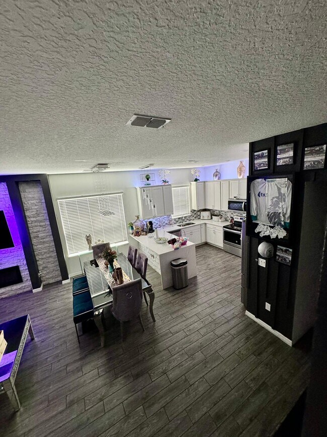 Foto del edificio - 1566 Astoria Arbor Ln