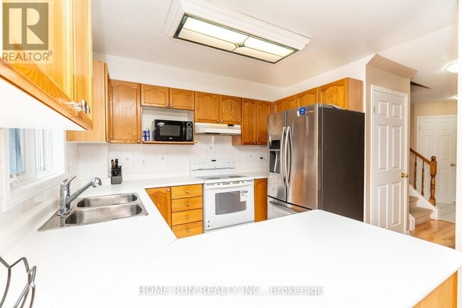 Building Photo - 1479 Lynx Crescent