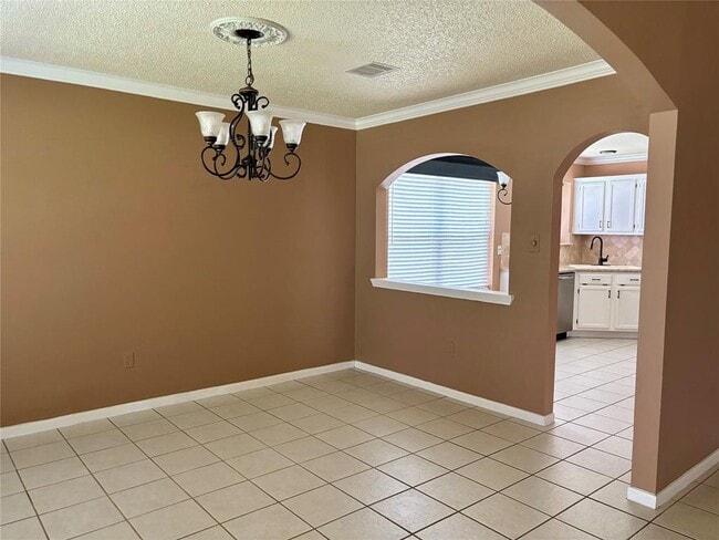 Building Photo - 3909 Ashwood Dr