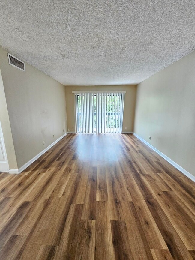 Foto del edificio - 1900 N Congress Ave