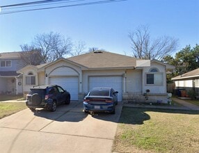 Building Photo - 1235 Armadillo Rd