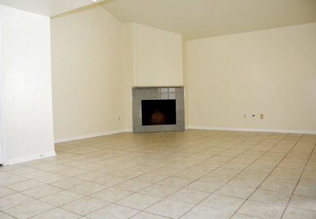 Building Photo - 10260 Bridgeland Ln