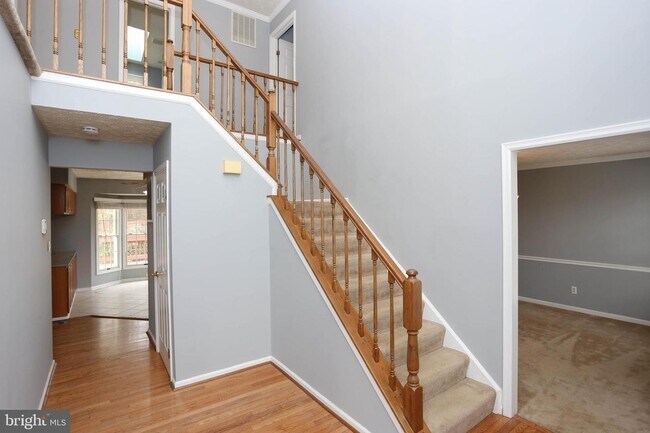 Foto del edificio - 8106 Gold Cup Ln