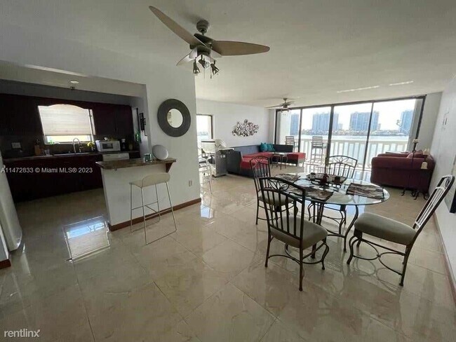Foto del edificio - 3 br, 2.5 bath House - 17900 N Bay Rd Apt 601