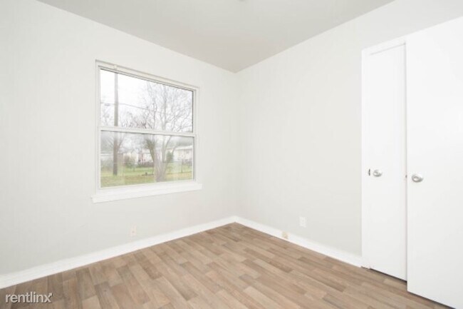 Building Photo - 4 br, 1 bath House - 306 Honey