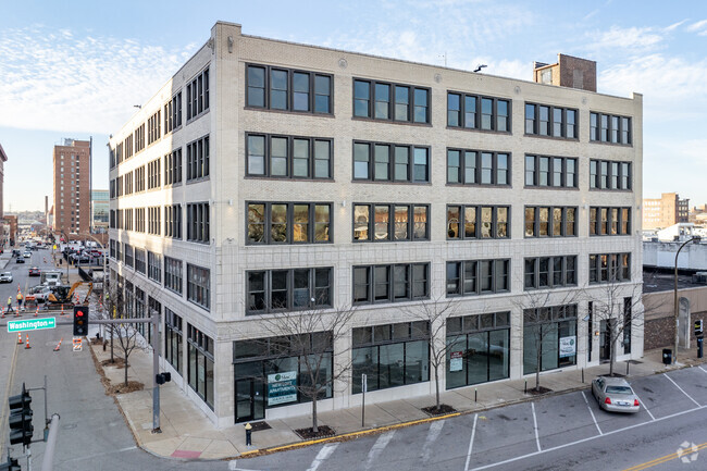 Building Photo - Lofts at the Mac