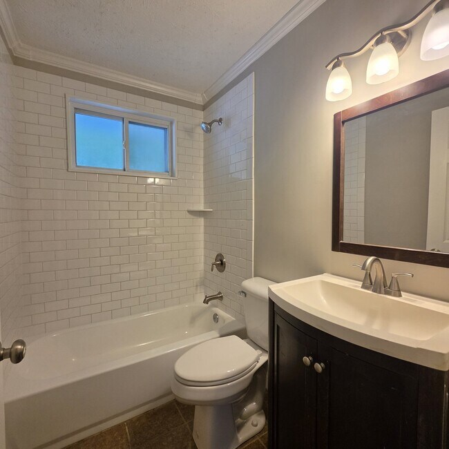 Foto del edificio - *Coming Soon!!*724 Winding Way Recently Renovated 3BR, 1 BA House in Union Township*