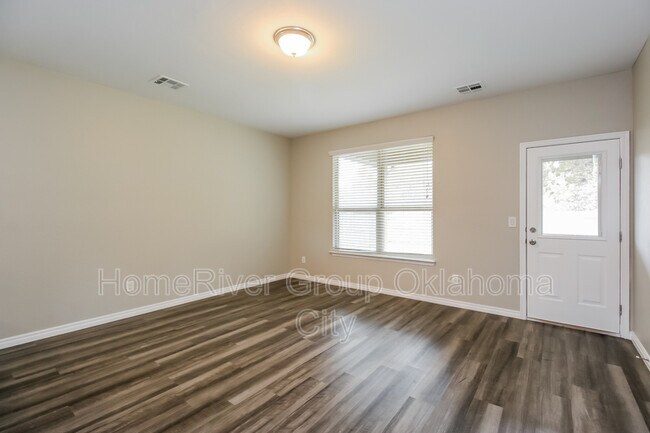 Building Photo - 12412 Babbling Brook Dr