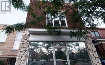 Building Photo - 567 Oakwood Ave
