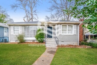 Building Photo - 1528 5th Ave W